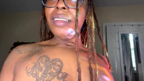 Snapshot of 000cloud9000 chatting on 1, 4, 2026 Cloud9 online show from 1, 4, 2026