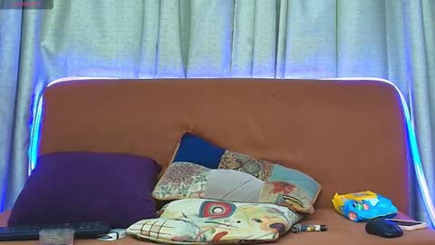 Klhoe Carter 3 online show from 11, 11, 2025