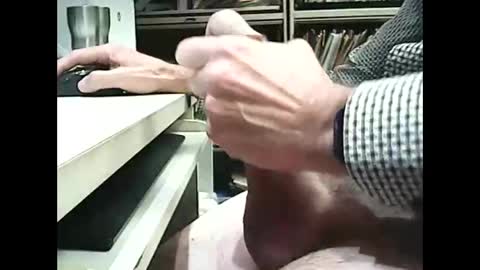 Snapshot of 01quebecboy69 chatting on 27, 10, 2025 01quebecboy69 online show from 27, 10, 2025