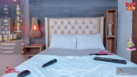 Snapshot of 01victoria chatting on 12, 12, 2024 01victoria online show from 12, 12, 2024