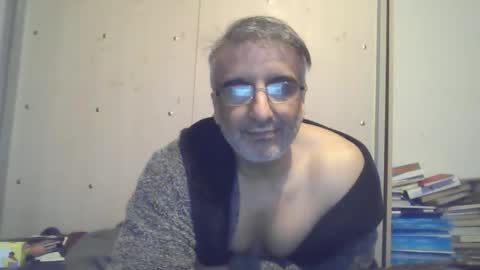 Snapshot of 0luvmonkey chatting on 15, 3, 2026 0luvmonkey online show from 15, 3, 2026