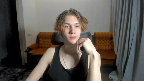 Snapshot of 0verlandd chatting on 4, 1, 2025 Adam online show from 4, 1, 2025