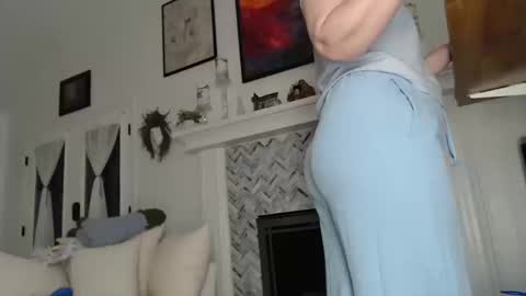 Aurora Willows online show from 14, 10, 2025