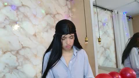 Snapshot of 18_milu chatting on 21, 10, 2025 MILU online show from 21, 10, 2025