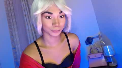 Snapshot of 18_nicole chatting on 22, 12, 2025 barbie online show from 22, 12, 2025