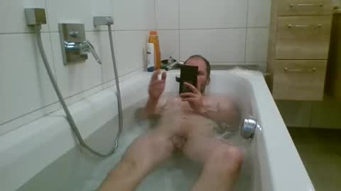 Snapshot of 19berni91 chatting on 4, 10, 2025 berni online show from 4, 10, 2025