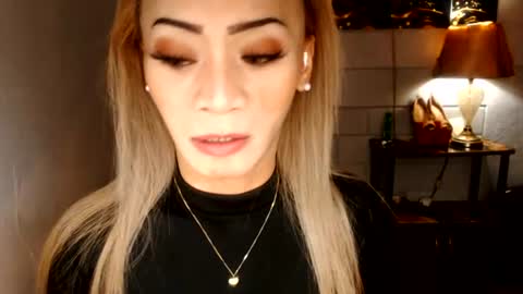 Snapshot of 1bigsurprise4you chatting on 22, 6, 2026 angel online show from 22, 6, 2026