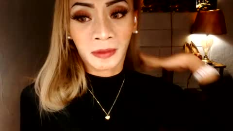 Snapshot of 1bigsurprise4you chatting on 6, 7, 2026 angel online show from 6, 7, 2026
