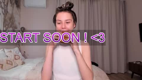 Snapshot of 1i1ypa1mer chatting on 4, 11, 2025 Lily 3 online show from 4, 11, 2025