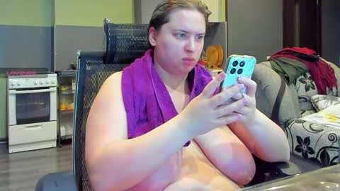 1LINDSEY1 online show from 5, 10, 2025