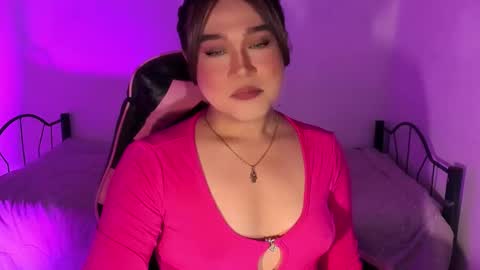 1lovelymess online show from 5, 2, 2026