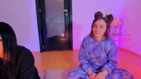 Moona  online show from 10, 2, 2026