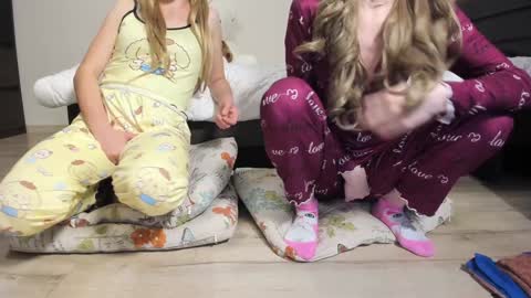 molly online show from 6, 11, 2025