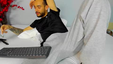 Snapshot of 2_fire chatting on 8, 11, 2025 2_fire online show from 8, 11, 2025