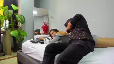 Snapshot of 2_fire chatting on 24, 11, 2025 2_fire online show from 24, 11, 2025