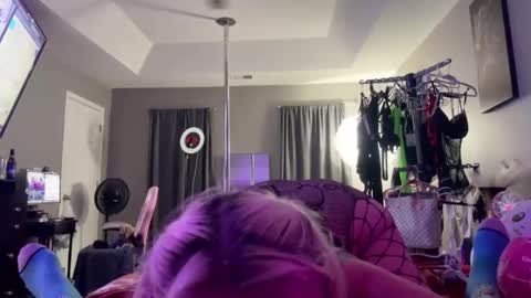 Snapshot of 2for5uncut chatting on 30, 10, 2025 RR UnCut online show from 30, 10, 2025