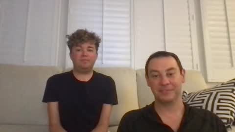Roommates online show from 25, 4, 2026