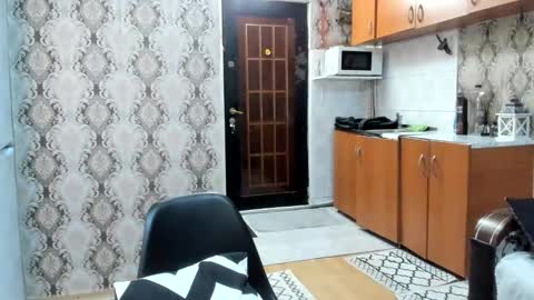 2sexymuscles online show from 4, 11, 2025