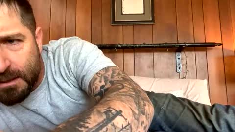 Snapshot of 3bumblebeas chatting on 3, 3, 2026 BonnieClyde online show from 3, 3, 2026