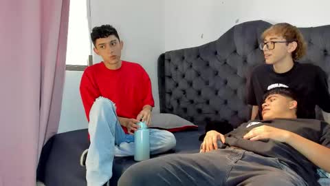 Guy 1  Guy 2  Guy 3. online show from 21, 11, 2025