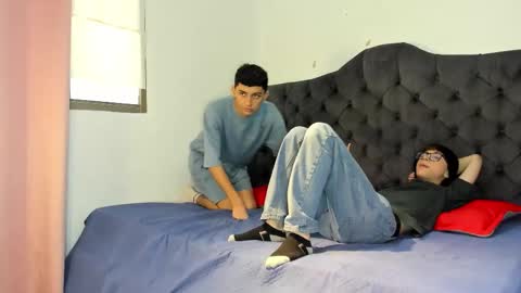 Guy 1  Guy 2  Guy 3. online show from 28, 11, 2025