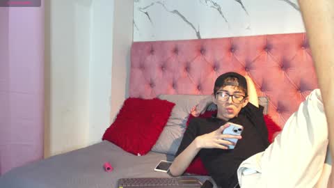 Guy 1  Guy 2  Guy 3. online show from 20, 12, 2025