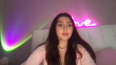 Snapshot of 3hole chatting on 26, 2, 2025 Venus Raee online show from 26, 2, 2025
