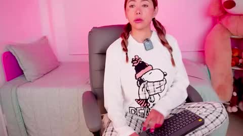 Snapshot of 3kam_amazonian chatting on 4, 12, 2025 independent model online show from 4, 12, 2025