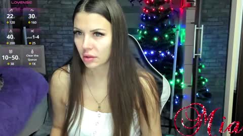 Mia my pvt is open and lovense is active online show from 12, 12, 2024