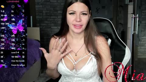 Mia my pvt is open and lovense is active online show from 28, 1, 2025