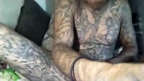 HUGH G RECTION online show from 31, 12, 2024