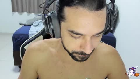 Snapshot of 7_high chatting on 8, 11, 2025 high online show from 8, 11, 2025