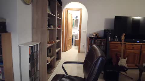  Papi  online show from 5, 3, 2025