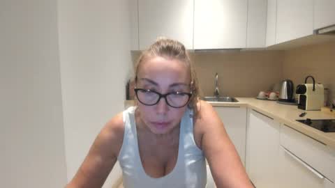 Snapshot of 8ciara chatting on 13, 11, 2025 8ciara online show from 13, 11, 2025