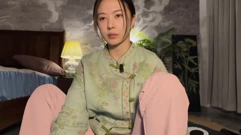 lily online show from 19, 4, 2026