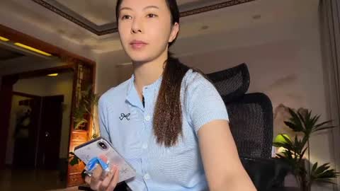 Snapshot of 9567gigi chatting on 1, 7, 2026 lily online show from 1, 7, 2026