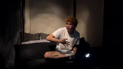 Snapshot of 9nnih chatting on 15, 11, 2025 Santuario Silendious online show from 15, 11, 2025