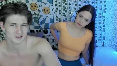 Snapshot of _52_ chatting on 10, 3, 2025 EMILY AND  MARCUS online show from 10, 3, 2025