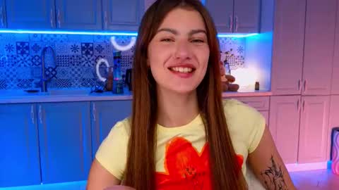 Snapshot of _a_n_n_y_ chatting on 8, 10, 2025 Willow online show from 8, 10, 2025