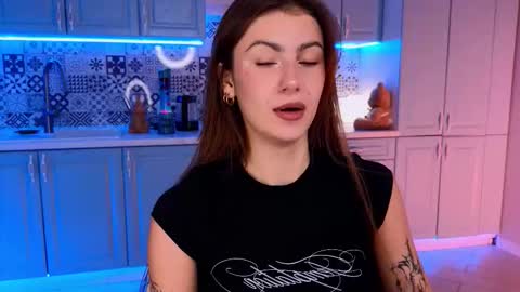 Snapshot of _a_n_n_y_ chatting on 9, 10, 2025 Willow online show from 9, 10, 2025