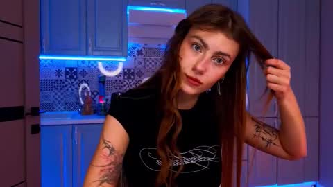 Snapshot of _a_n_n_y_ chatting on 10, 10, 2025 Willow online show from 10, 10, 2025