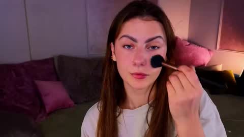 Snapshot of _a_n_n_y_ chatting on 20, 10, 2025 Willow online show from 20, 10, 2025