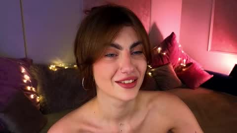 Snapshot of _a_n_n_y_ chatting on 18, 11, 2025 Willow online show from 18, 11, 2025