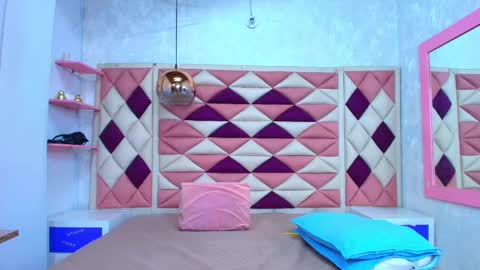  abby rouss online show from 18, 9, 2025