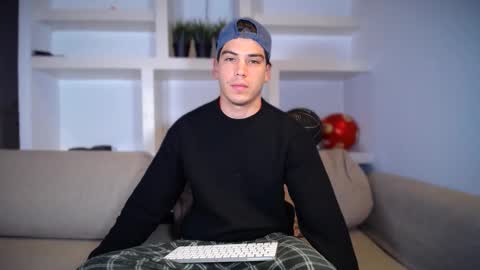 Snapshot of _aesthetic chatting on 12, 11, 2025 _aesthetic online show from 12, 11, 2025