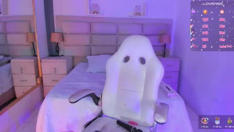 Snapshot of _agathaargent chatting on 13, 12, 2025 Agatha online show from 13, 12, 2025