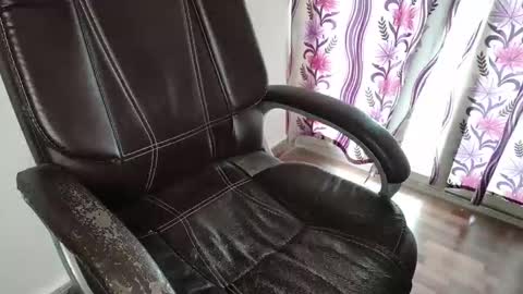 Snapshot of _aleena_ chatting on 25, 10, 2025 _aleena_ online show from 25, 10, 2025