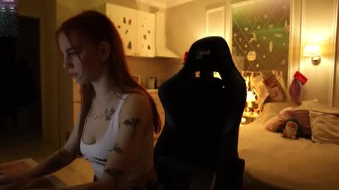 _alice_meyss_ online show from 14, 12, 2025