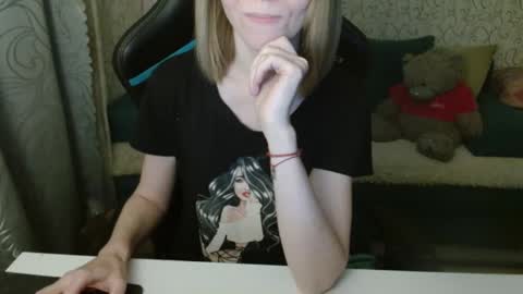 Snapshot of _alicecullen_ chatting on 13, 11, 2025 AliceCullen online show from 13, 11, 2025