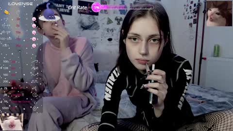 Charlotte and Alex online show from 2, 2, 2025